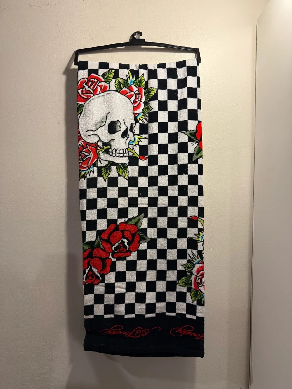Ed Hardy Iconic skull & roses print cotton beach towel 36x68” BNWT